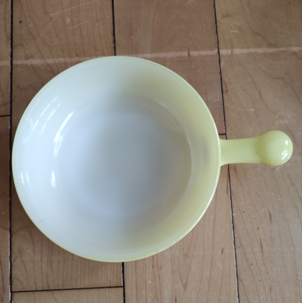 Glasbake Set of 5 Milk Glass Pale Yellow and White Handle Soup Bowls - Picture 11 of 12